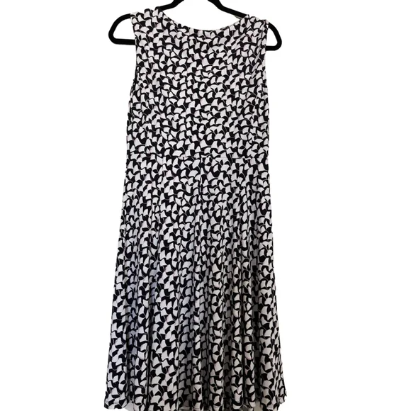 EUC Women's Ann Taylor Factory Dress Size 6 Black White Sleeveless - Picture 2 of 8